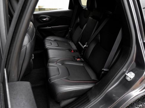 Used 2022 Jeep Cherokee Trailhawk image 52