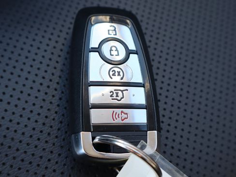 Used 2022 Ford Escape SEL image 29