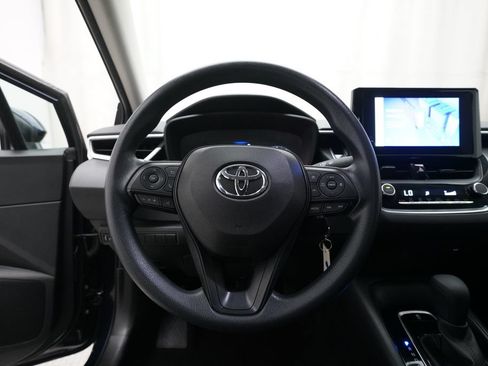 Used 2023 Toyota Corolla LE FWD image 4