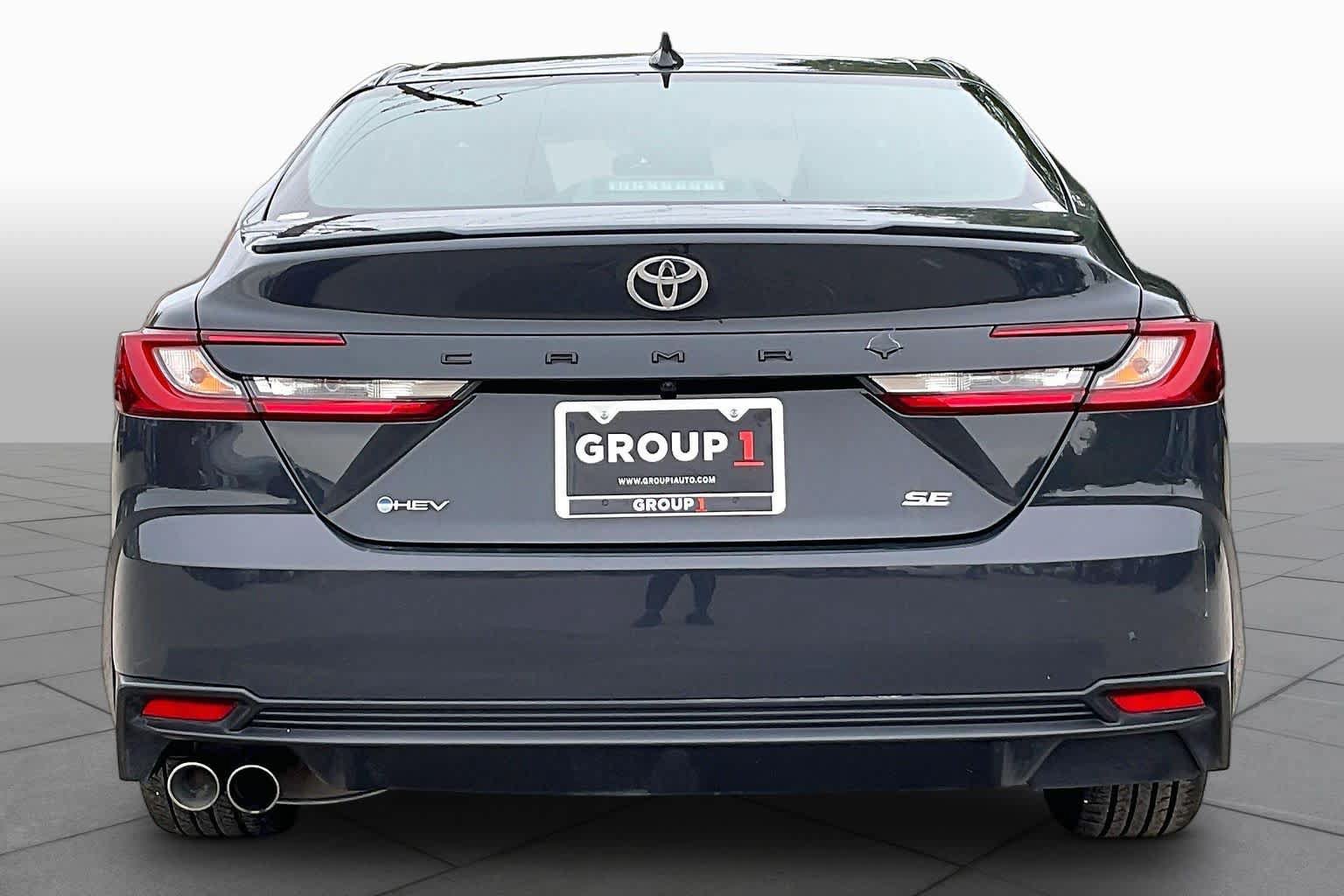 Used 2025 Toyota Camry SE FWD image 5