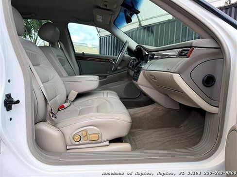 Used 2001 Cadillac De Ville w/ Comfort/Convenience Pkg image 30