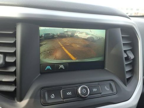 Used 2019 GMC Acadia SLE image 16