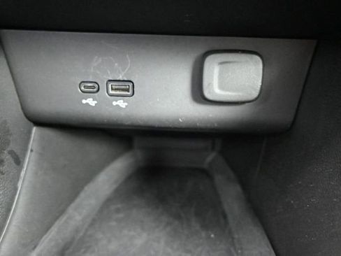 Used 2025 Buick Encore GX Preferred AWD/4WD image 24