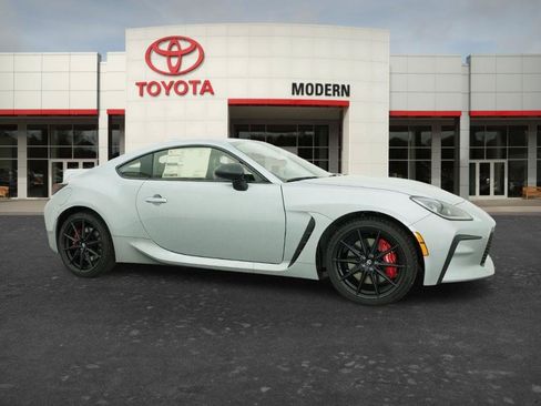 Used 2026 Toyota GR86 Premium w/ Performance Package RWD image 8