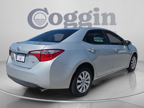 Used 2016 Toyota Corolla LE FWD image 5