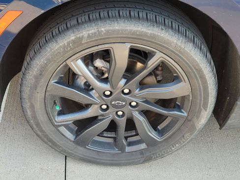 Used 2023 Chevrolet Equinox RS w/ RS Leather Package FWD image 2
