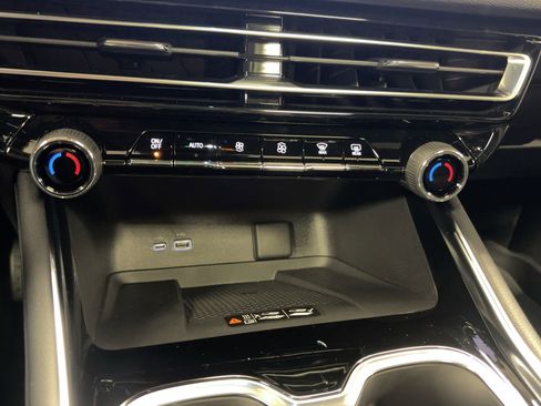 New 2026 Chevrolet Traverse RS w/ LPO, Floor Liner Package image 26