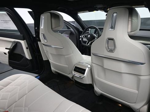 New 2025 BMW 760i xDrive w/ Executive Package image 24