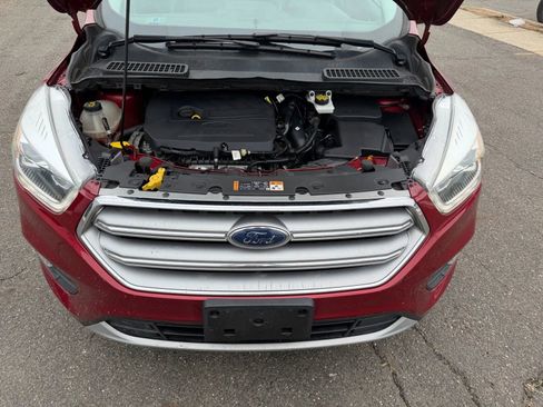 Used 2017 Ford Escape Titanium image 3