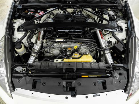 Used 2013 Nissan 370Z Touring image 44