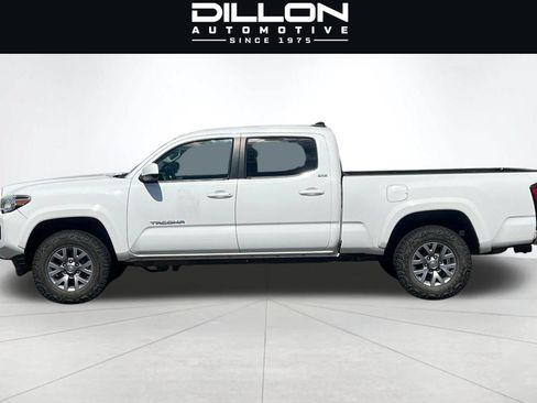 Used 2018 Toyota Tacoma SR5 AWD/4WD image 7