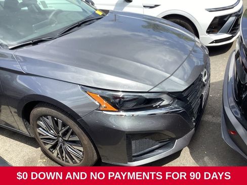 Used 2025 Nissan Altima 2.5 SV FWD image 7