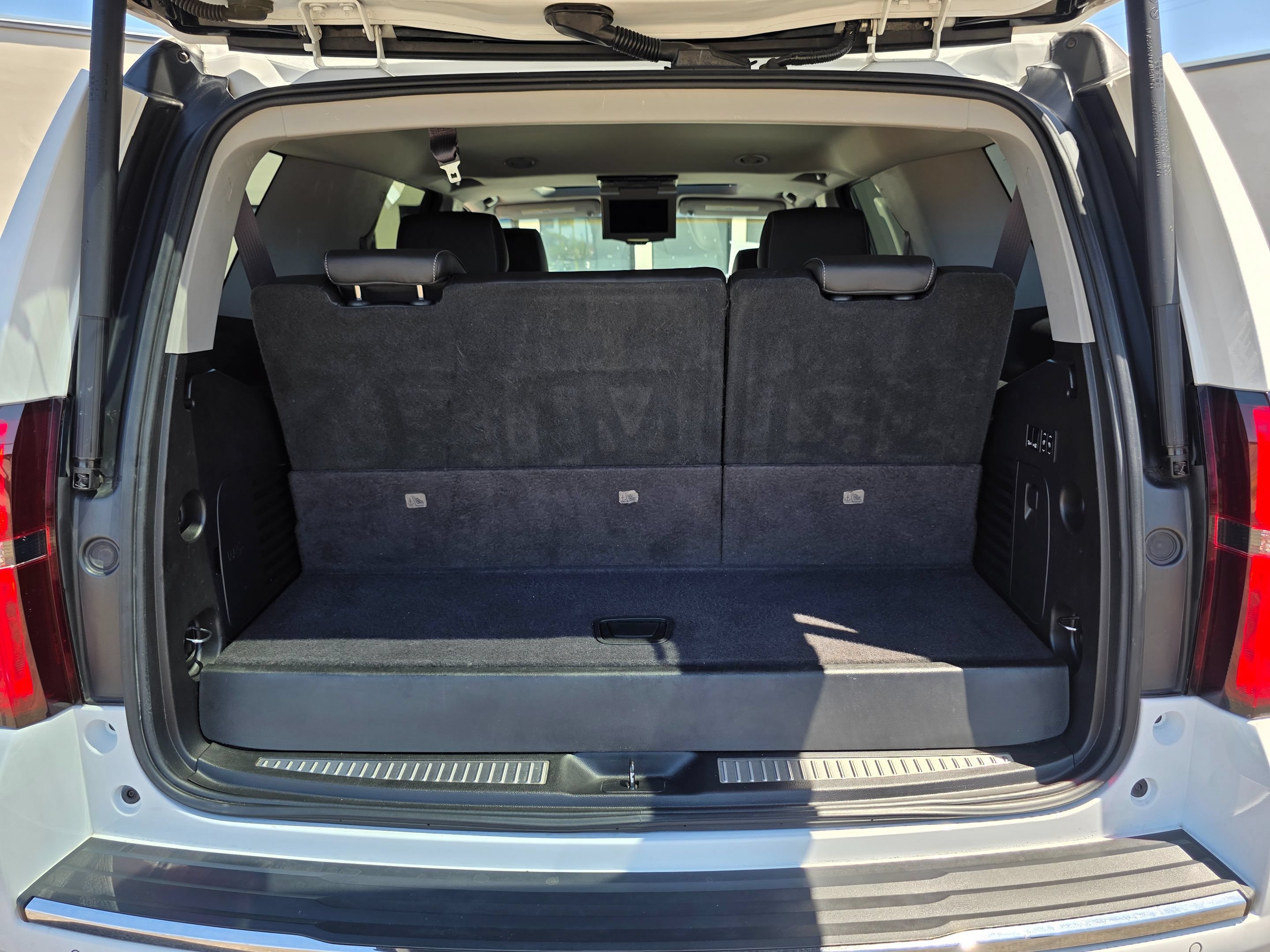 Used 2017 Chevrolet Tahoe Premier AWD/4WD image 16