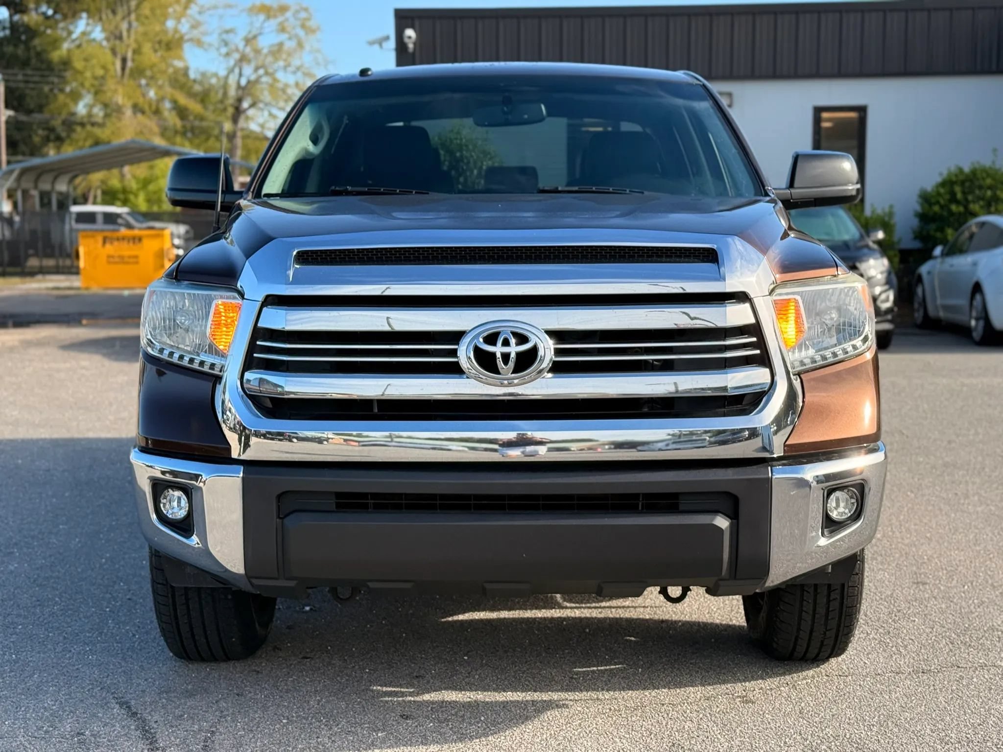 Used 2017 Toyota Tundra SR5 w/ SR5 Upgrade Package RWD image 4