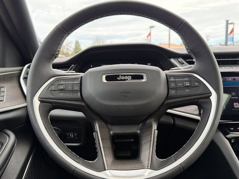 New 2026 Jeep Grand Cherokee L Limited w/ Limited Altitude Package AWD/4WD image 22