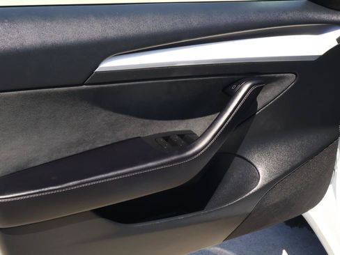 Used 2023 Tesla Model 3 Standard Range RWD image 14