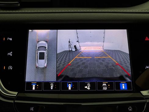 Used 2024 Cadillac XT6 Premium Luxury w/ Technology Package image 4