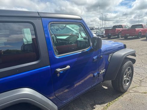 Used 2020 Jeep Wrangler Sport AWD/4WD image 25