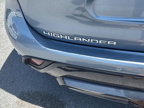 Used 2021 Toyota Highlander Limited AWD/4WD image 12
