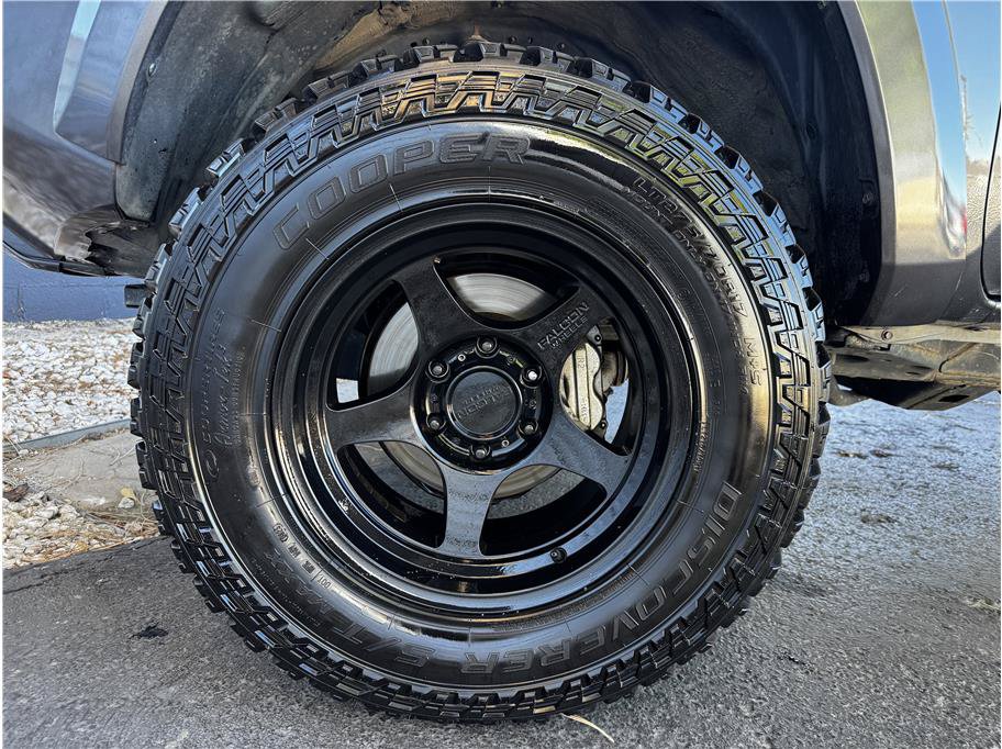 Used 2022 Toyota Tacoma TRD Sport w/ TRD Premium Sport Package AWD/4WD image 30