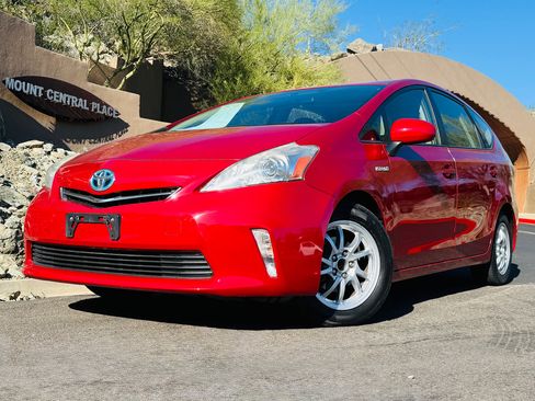 Used 2012 Toyota Prius V Two image 2
