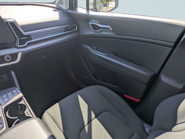 Used 2023 Kia Sportage LX AWD/4WD image 25