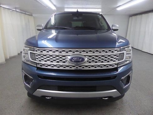 Used 2018 Ford Expedition Platinum image 2