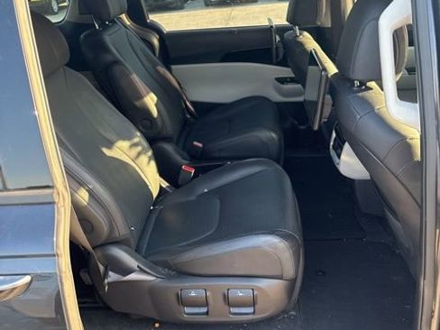 Used 2024 Kia Carnival SX Prestige image 21