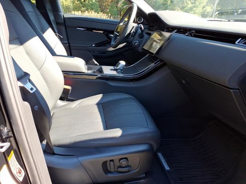 Used 2026 Land Rover Range Rover Evoque S image 3