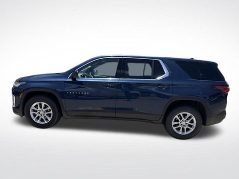 Used 2022 Chevrolet Traverse LS FWD image 4