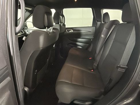 Used 2019 Jeep Grand Cherokee Laredo AWD/4WD image 30