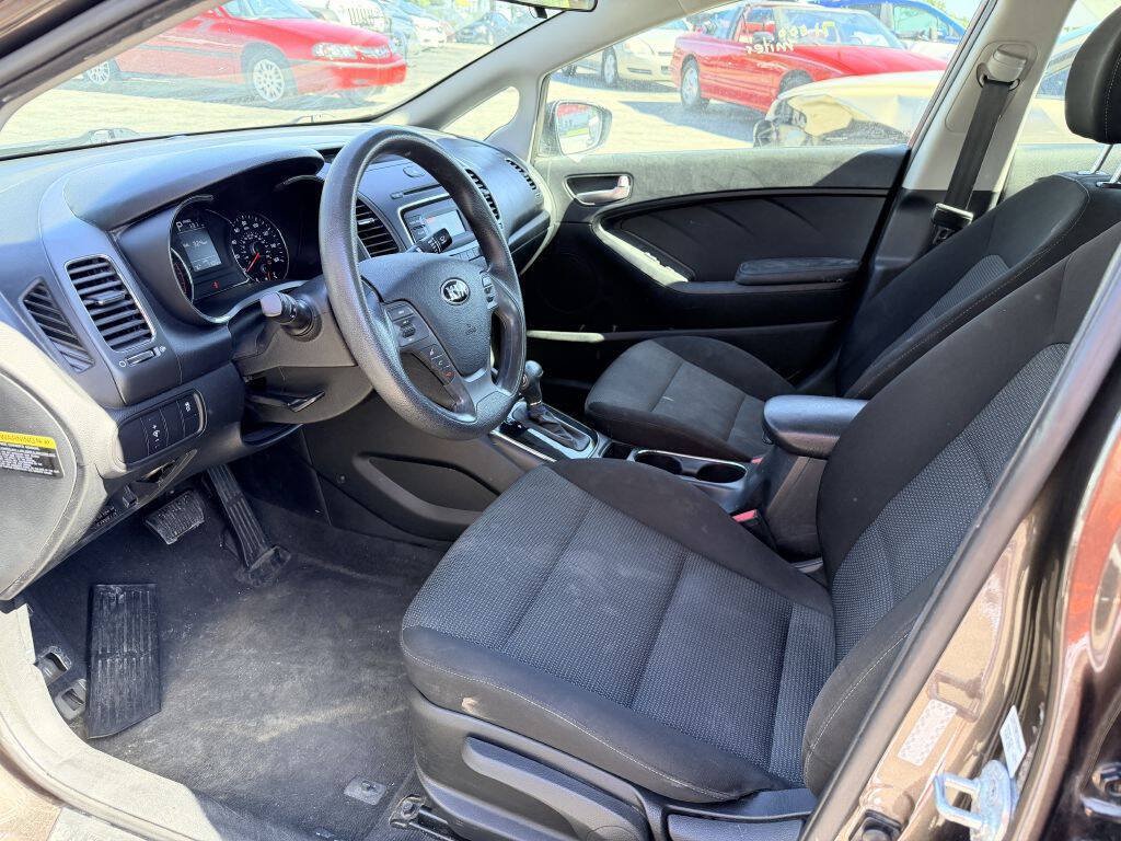 Used 2017 Kia Forte LX FWD image 8