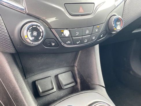 Used 2018 Chevrolet Cruze LT w/ Convenience Package image 13