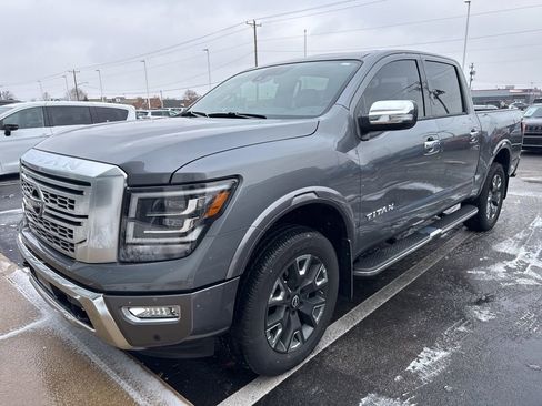 Used 2023 Nissan Titan Platinum Reserve w/ Moonroof Package image 3