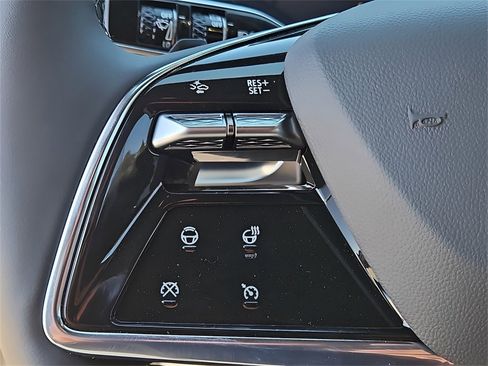 New 2025 Cadillac Lyriq Sport image 29