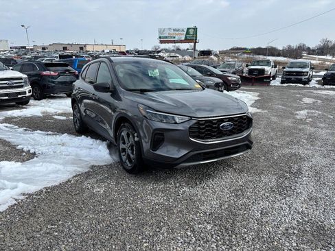 Used 2025 Ford Escape ST-Line image 4