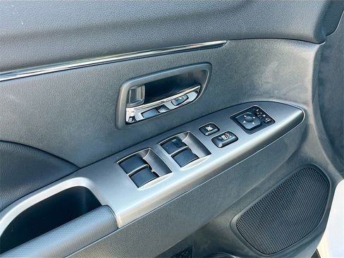 New 2025 Mitsubishi Outlander Sport SE image 17