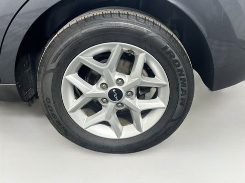 Used 2025 Kia Soul LX w/ LX Technology Package image 11