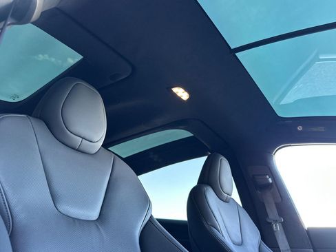 Used 2022 Tesla Model X Plaid image 20