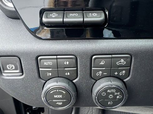 New 2026 Chevrolet Silverado 1500 High Country AWD/4WD image 12