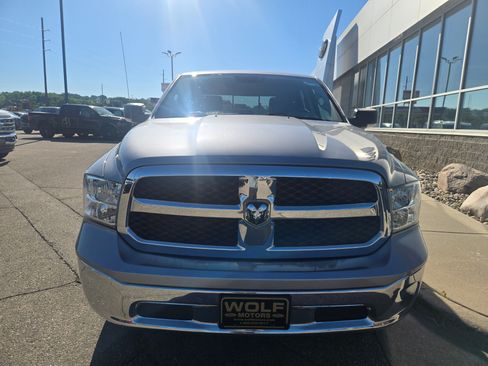 Used 2019 RAM 1500 Classic SLT w/ Luxury Group AWD/4WD image 4