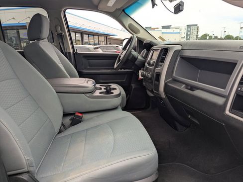 Used 2018 RAM 1500 Express AWD/4WD image 32