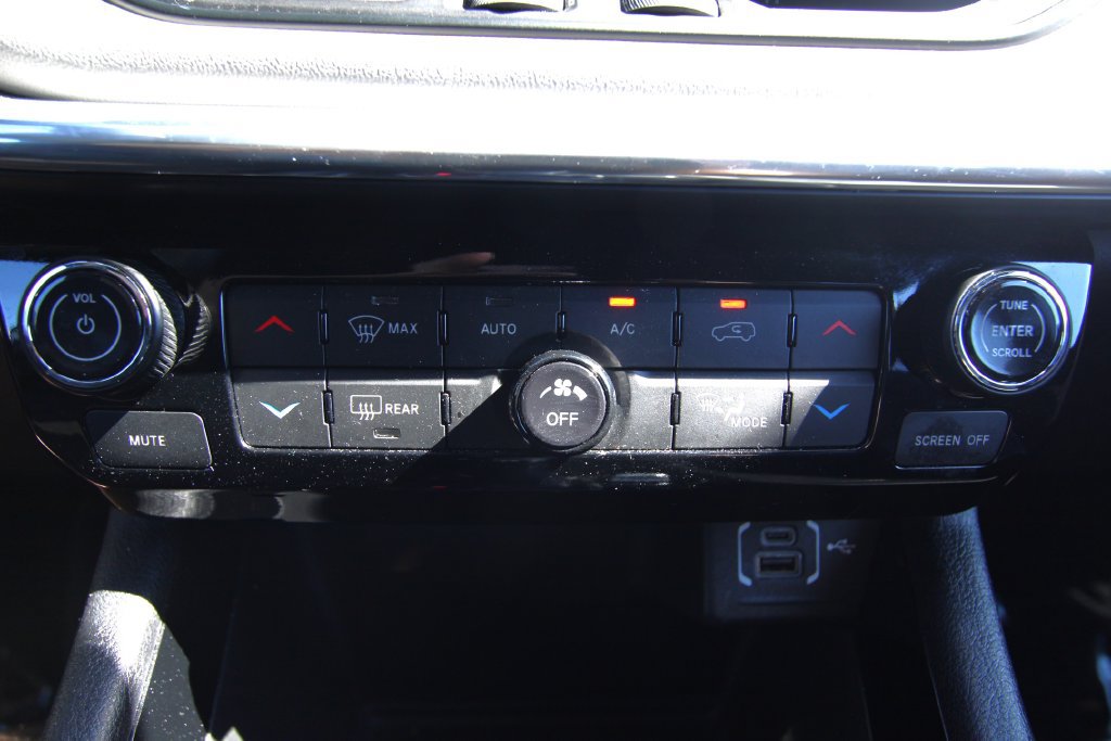 Used 2024 Jeep Compass Limited AWD/4WD image 25