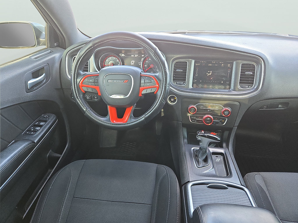 Used 2017 Dodge Charger SXT RWD image 11