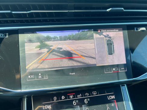 Used 2019 Audi Q8 Premium Plus AWD/4WD image 22