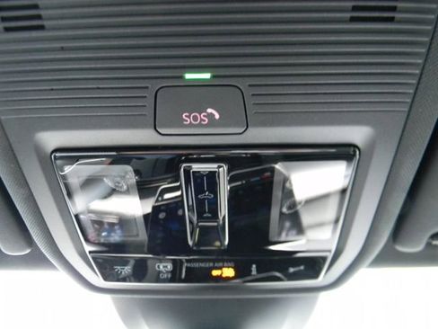 Used 2025 Volkswagen GTI SE FWD image 15