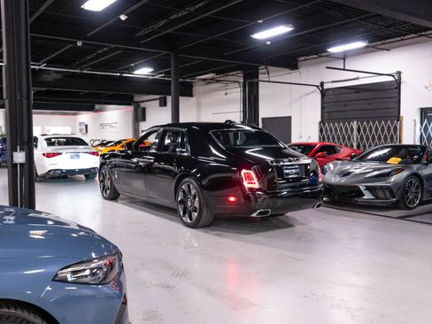 Used 2024 Rolls-Royce Phantom Sedan w/ The Phantom Package RWD image 82