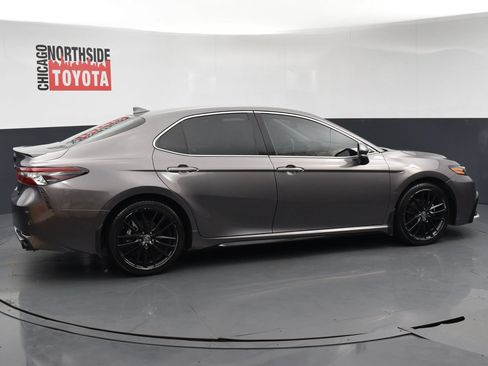 Used 2022 Toyota Camry XSE FWD image 5