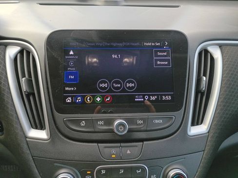 Used 2024 Chevrolet Malibu LT FWD image 19