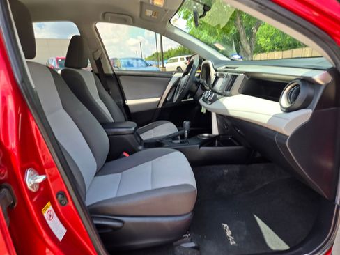 Used 2014 Toyota RAV4 LE FWD image 26